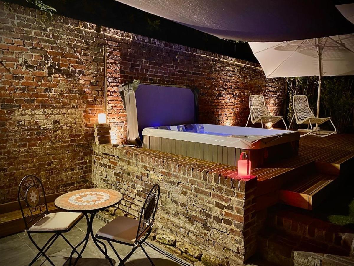 Le Garden & Spa Compiegne Bagian luar foto